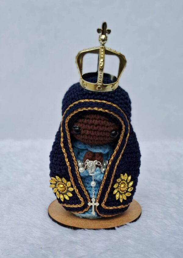 Nossa Senhora Aparecida (vestes azul claro)