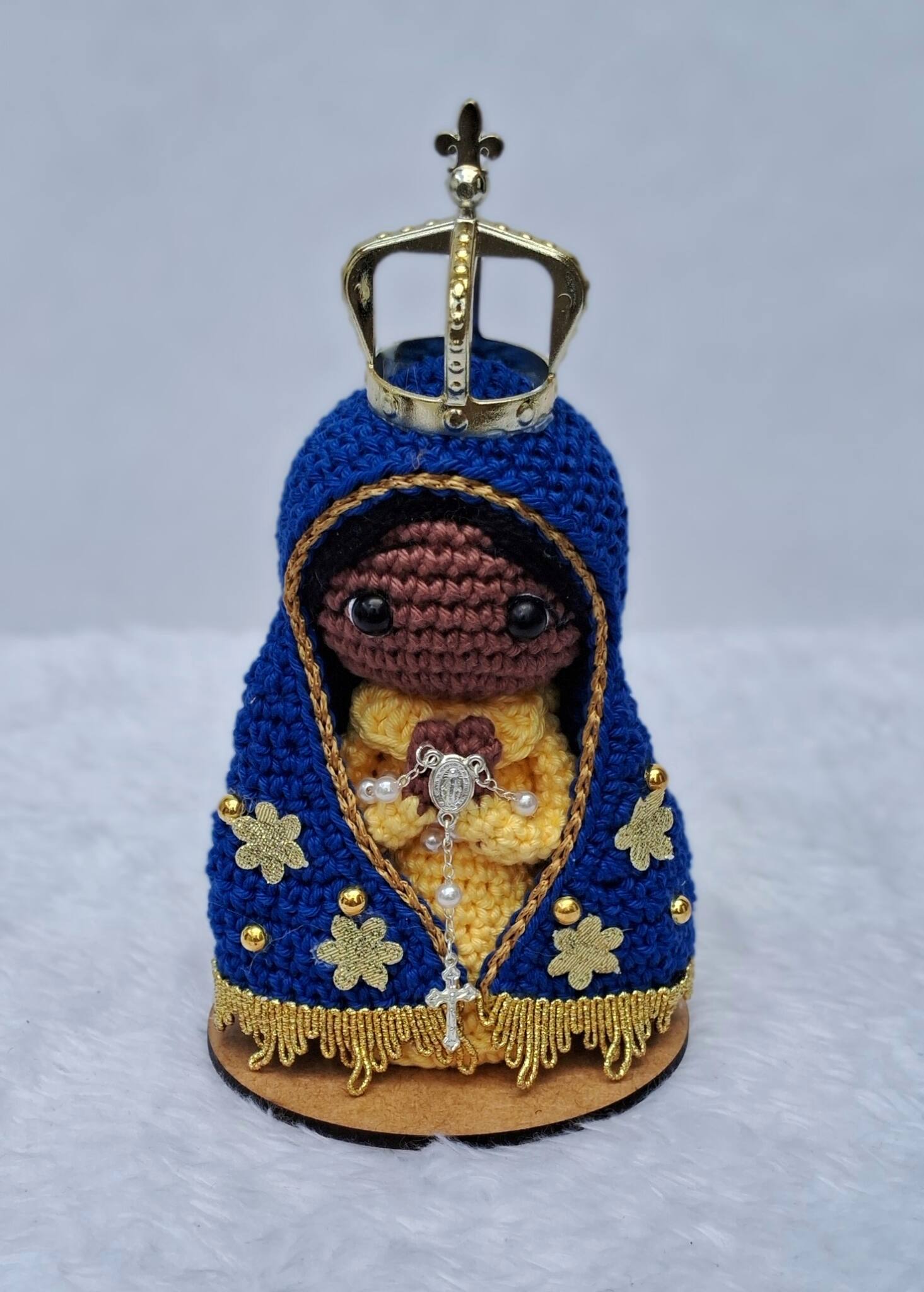 Nossa Senhora Aparecida (vestes amarela)